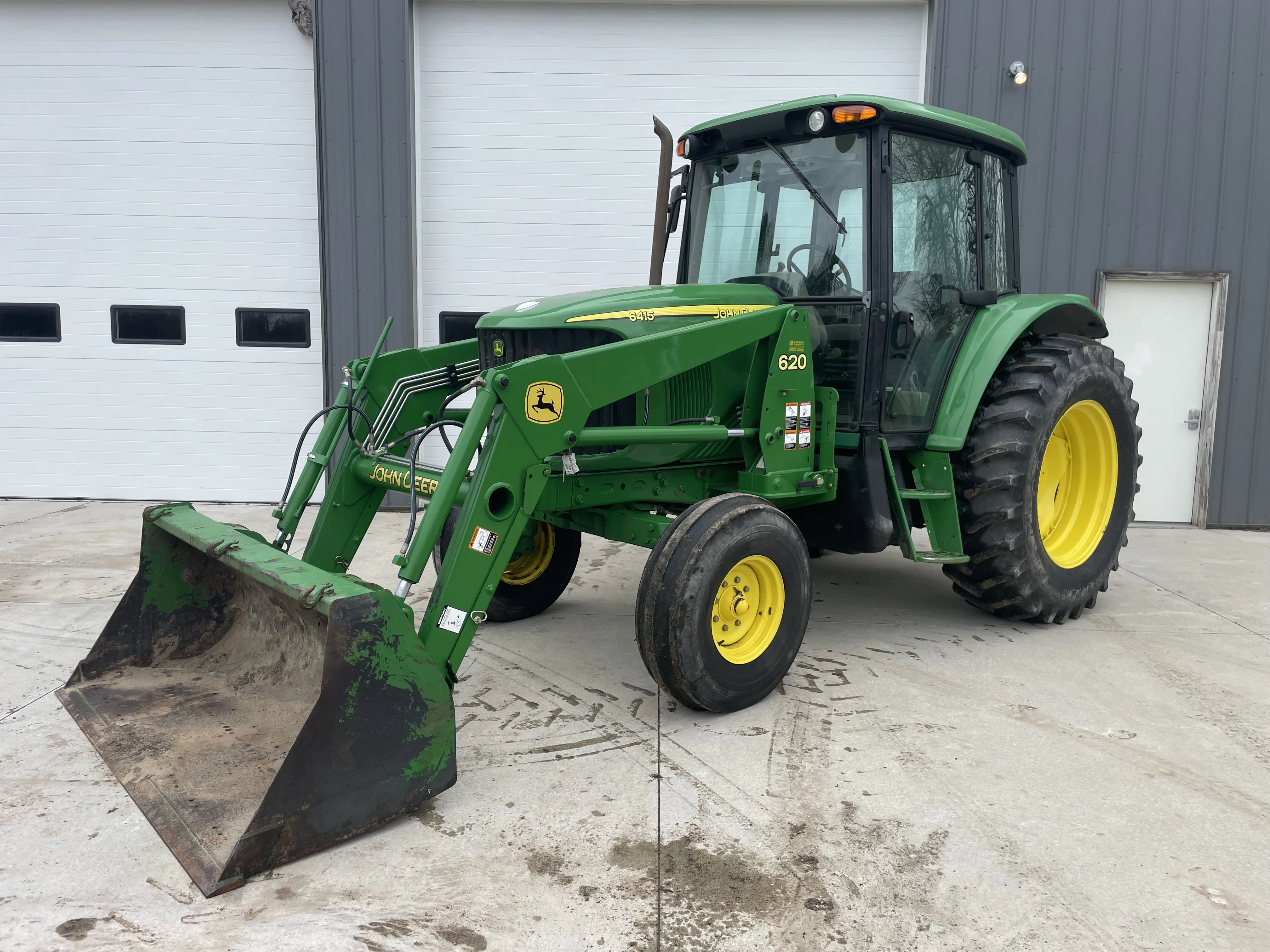 John Deere 6415